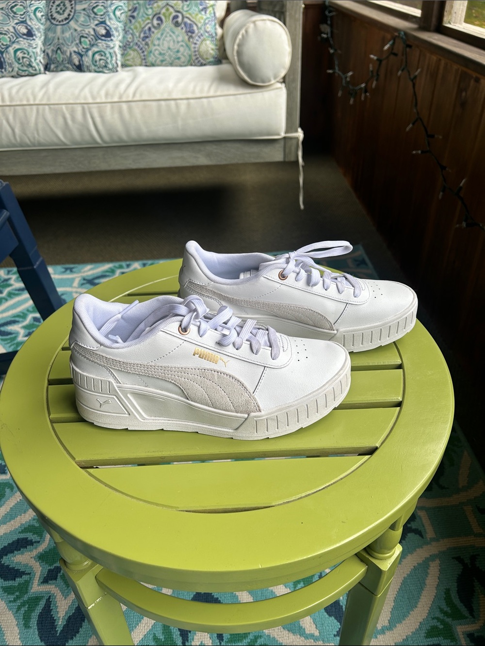 Puma Women’s White Platform Lace-Up Sneakers with Subtle Gold Logo size 7.